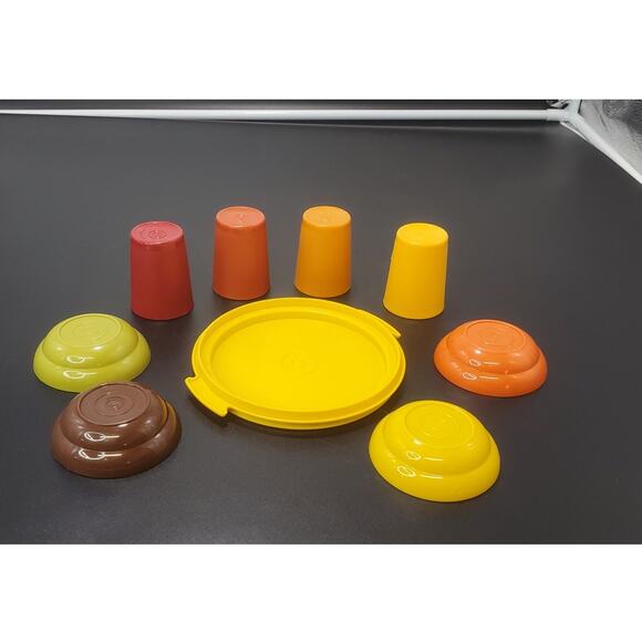 VTG Tupperware TOYS Mini bowls (4), Mini Tumblers (4), Mini Cake Taker Bottom. - Picture 2 of 4